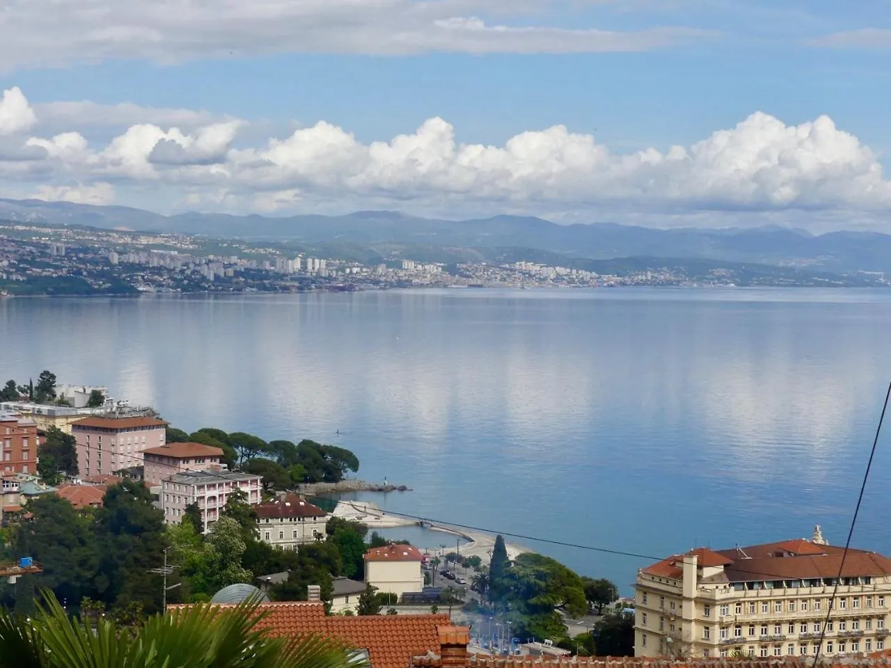 Apartment Pomalo - Home In Opatija